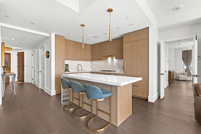 430 Stuart St 23J, Boston, MA 02116