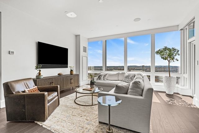 430 Stuart St 23J, Boston, MA 02116