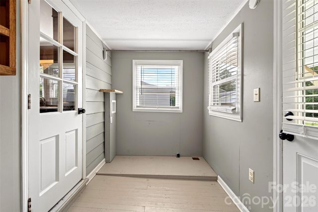 469 Kenilworth Road, Asheville, NC 28805