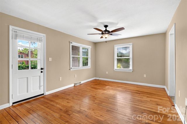 469 Kenilworth Road, Asheville, NC 28805