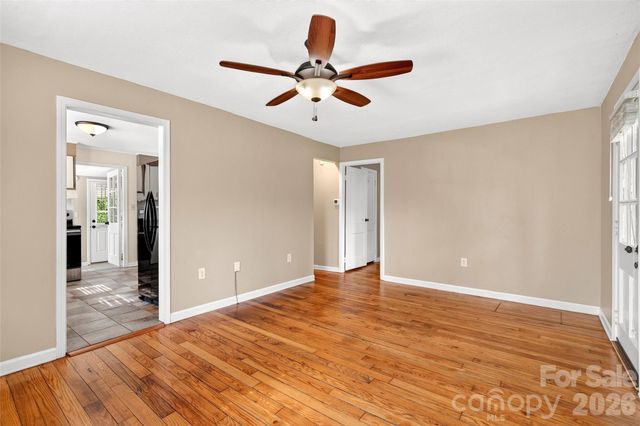 469 Kenilworth Road, Asheville, NC 28805