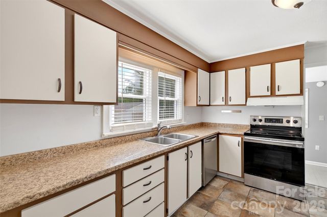 469 Kenilworth Road, Asheville, NC 28805
