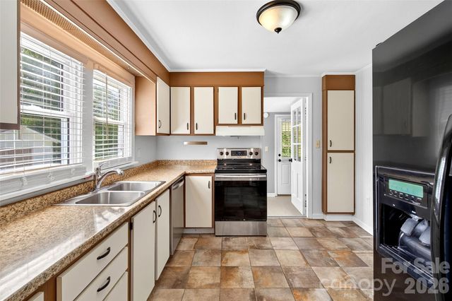 469 Kenilworth Road, Asheville, NC 28805