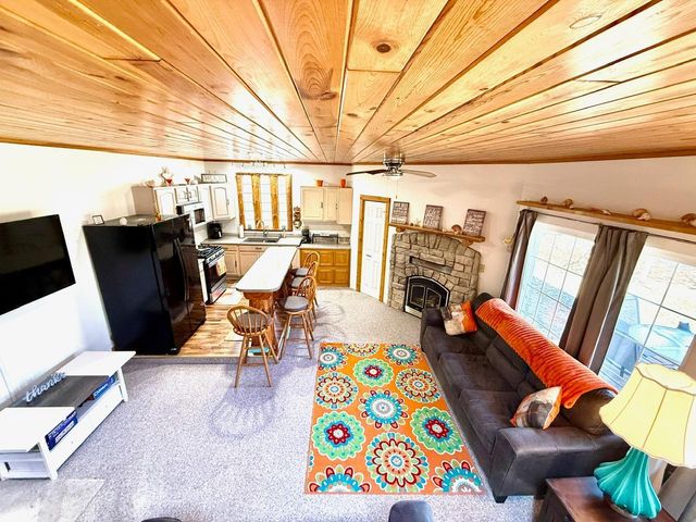 18286 Johnson Road, Brainerd, MN 56401