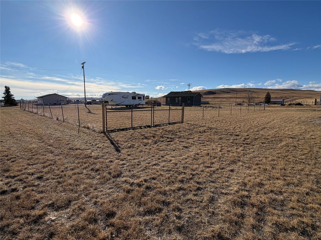111 & 113 Central Avenue, Bynum, MT 59419 photo 12