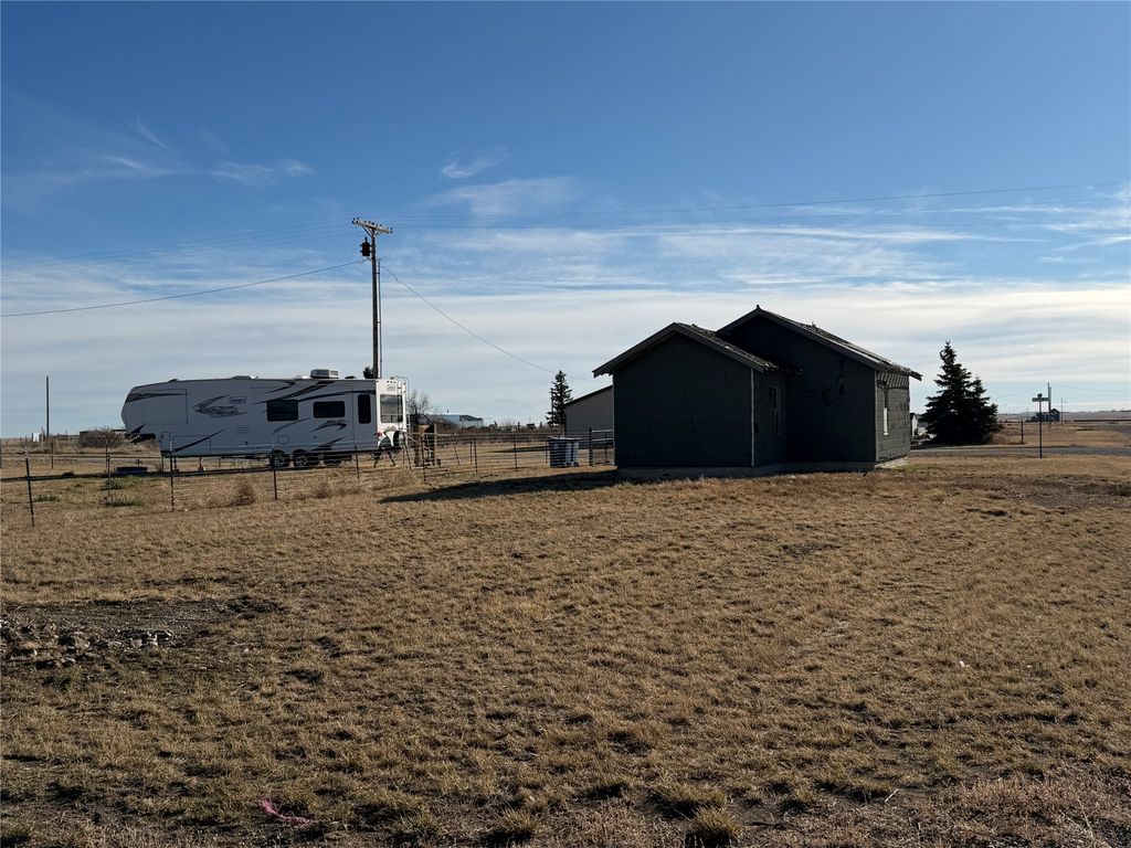 111 & 113 Central Avenue, Bynum, MT 59419 photo 13