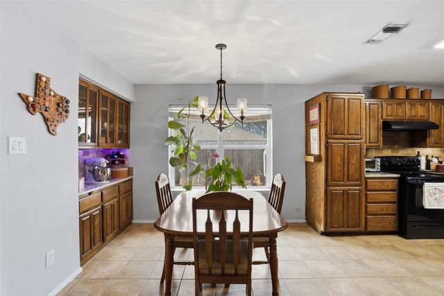 704 Daniels Drive, Crowley, TX 76036