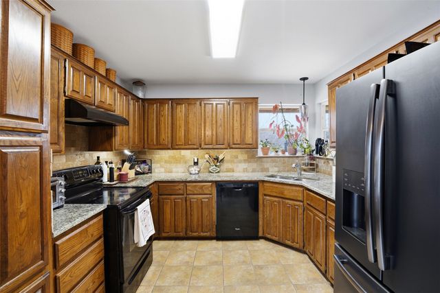 704 Daniels Drive, Crowley, TX 76036