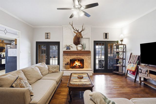 704 Daniels Drive, Crowley, TX 76036