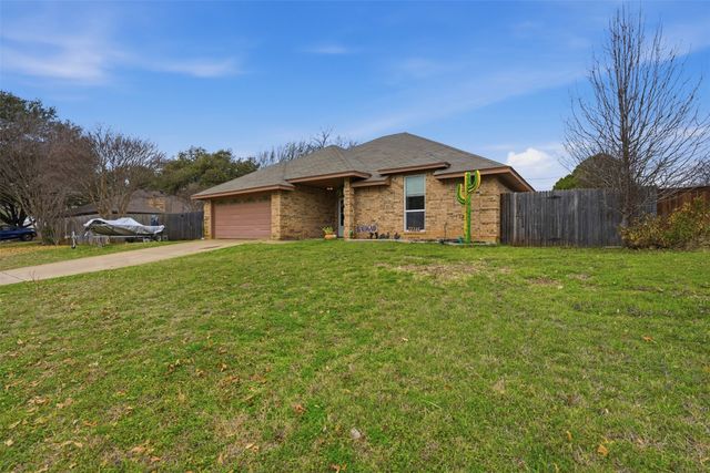 704 Daniels Drive, Crowley, TX 76036