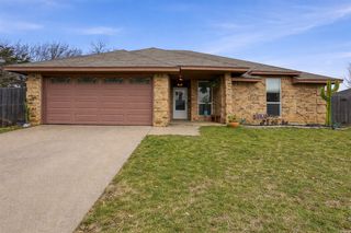 704 Daniels Drive, Crowley, TX 76036