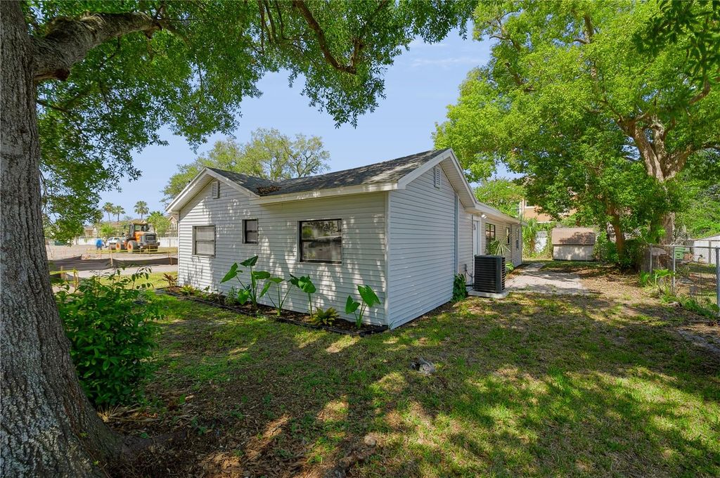 Image 23 of property listing at 6425 S RICHARD AVENUE, Tampa, FL 33616
