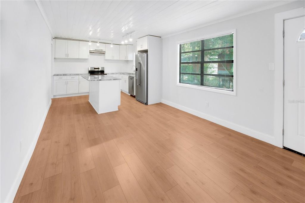 Image 8 of property listing at 6425 S RICHARD AVENUE, Tampa, FL 33616