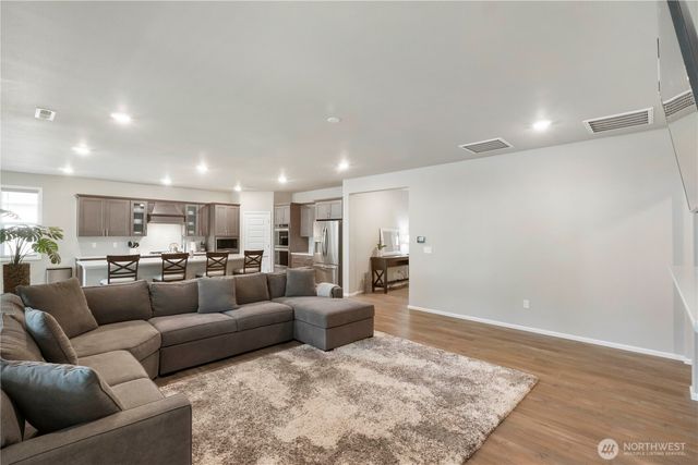 17436 129th Ave E, Puyallup, WA 98374