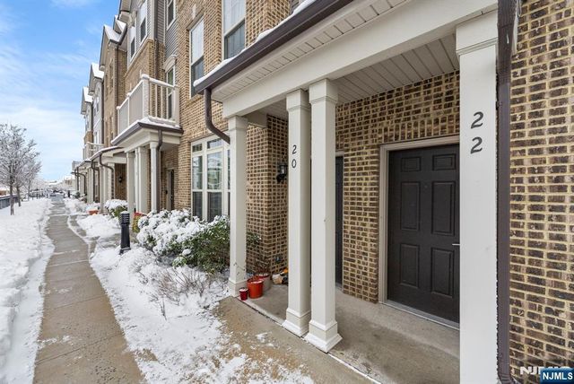 22 Leahy Drive, Wood Ridge, NJ 07075