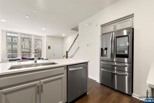 22 Leahy Drive, Wood Ridge, NJ 07075