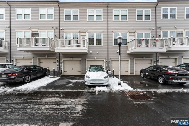 22 Leahy Drive, Wood Ridge, NJ 07075