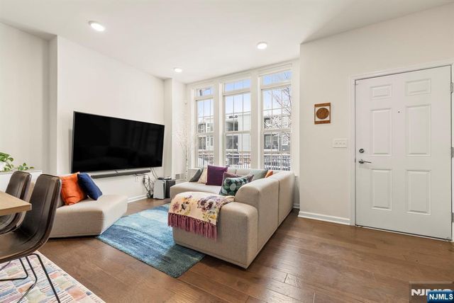 22 Leahy Drive, Wood Ridge, NJ 07075