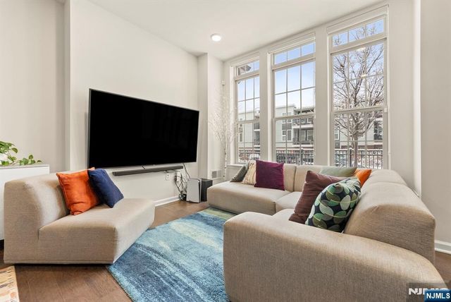 22 Leahy Drive, Wood Ridge, NJ 07075