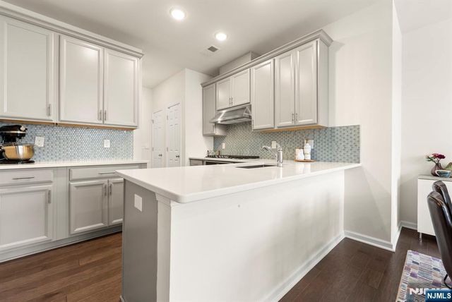 22 Leahy Drive, Wood Ridge, NJ 07075