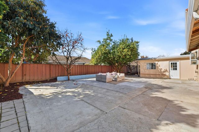 3861 Cosmic Pl, Fremont, CA 94538