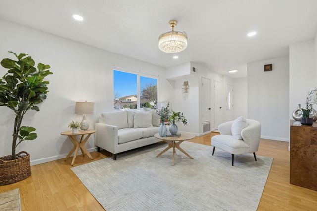 3861 Cosmic Pl, Fremont, CA 94538