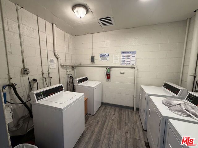 326 S Manhattan Place 104, Los Angeles, CA 90020