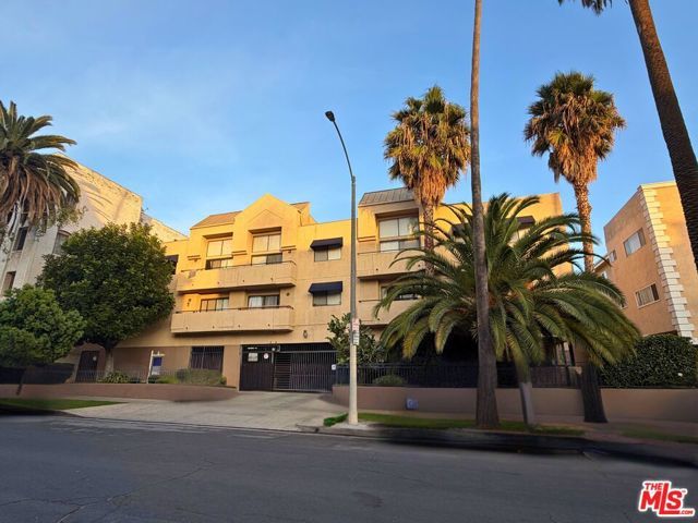 326 S Manhattan Place 104, Los Angeles, CA 90020