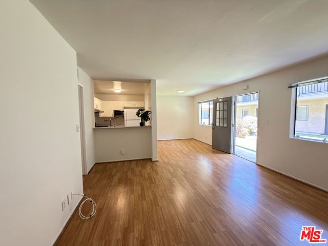 326 S Manhattan Place 104, Los Angeles, CA 90020