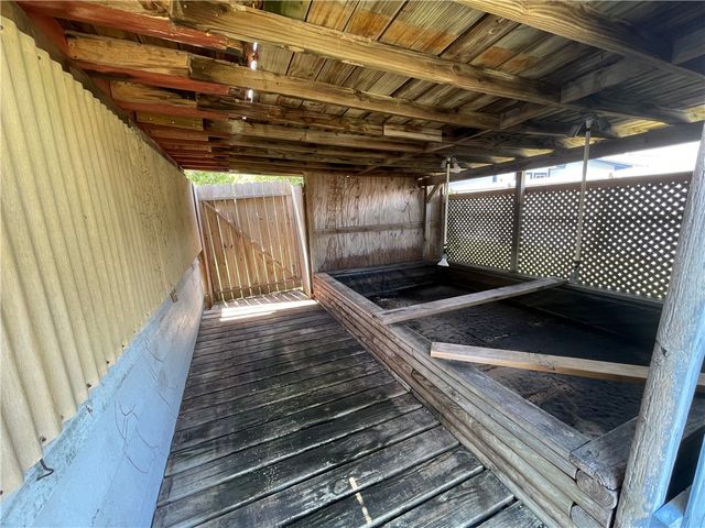 1805 Kern Dr, Corpus Christi, TX 78412