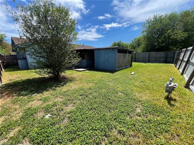 1805 Kern Dr, Corpus Christi, TX 78412