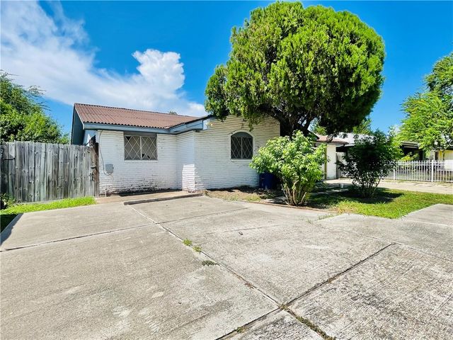 1805 Kern Dr, Corpus Christi, TX 78412