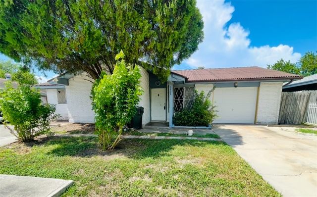 1805 Kern Dr, Corpus Christi, TX 78412