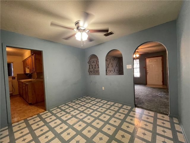 1805 Kern Dr, Corpus Christi, TX 78412