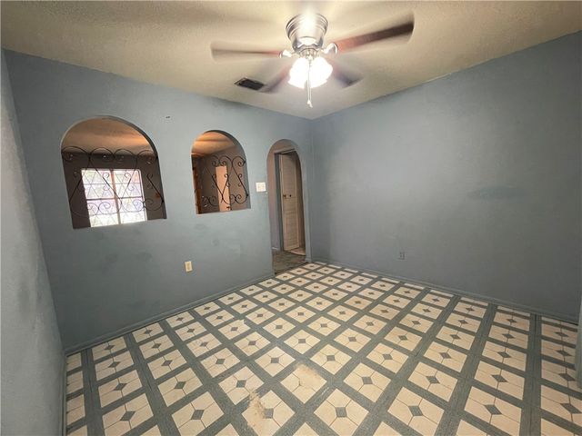 1805 Kern Dr, Corpus Christi, TX 78412