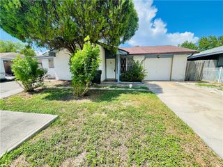 1805 Kern Dr, Corpus Christi, TX 78412