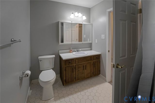 12530 Lively St, Chester, VA 23831