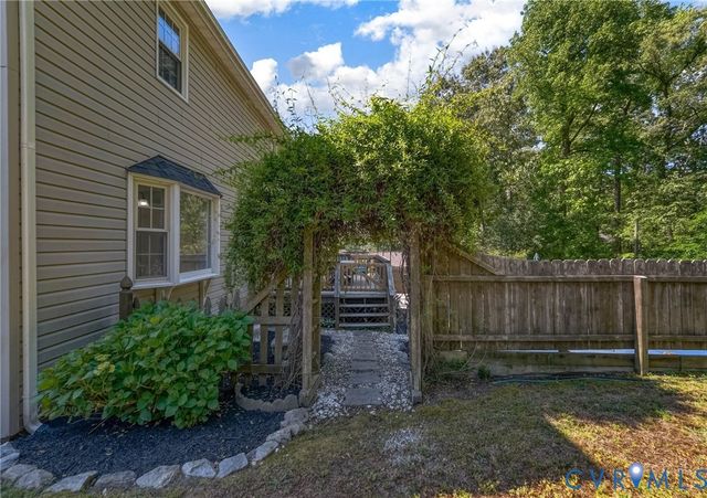 12530 Lively St, Chester, VA 23831