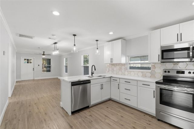 2623 E 38TH AVENUE, Tampa, FL 33610