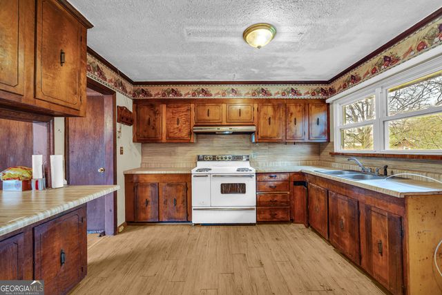 126 S Segars Street, Bowman, GA 30624
