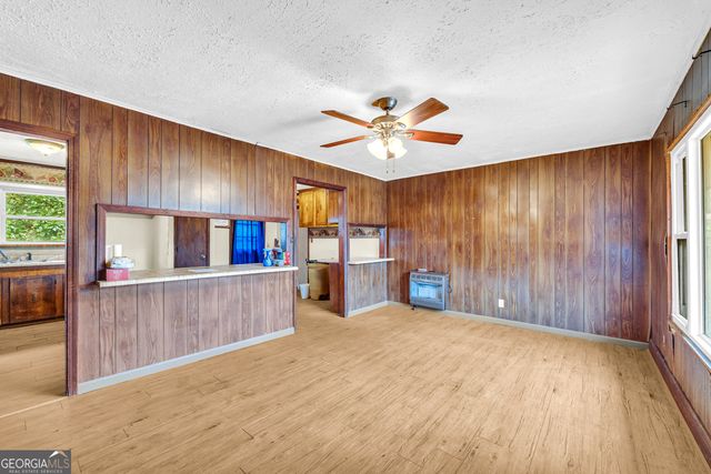 126 S Segars Street, Bowman, GA 30624