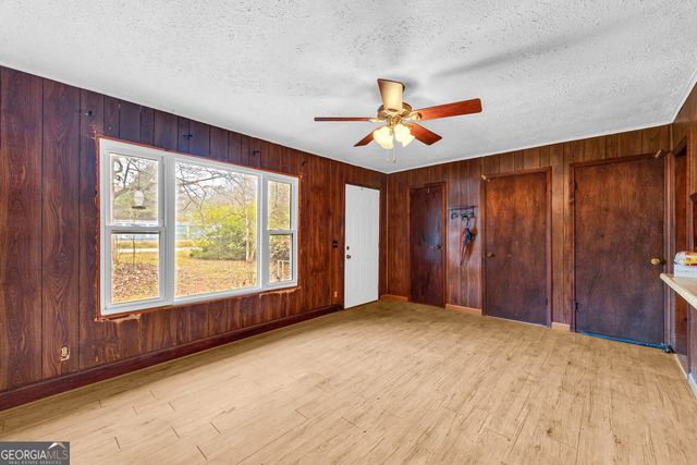 126 S Segars Street, Bowman, GA 30624