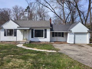 21328 Frazer Avenue, Southfield, MI 48075