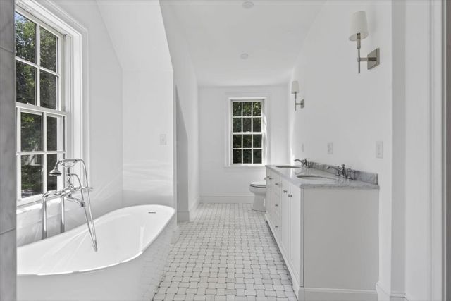 3 Hollyhock Ln., Hingham, MA 02043