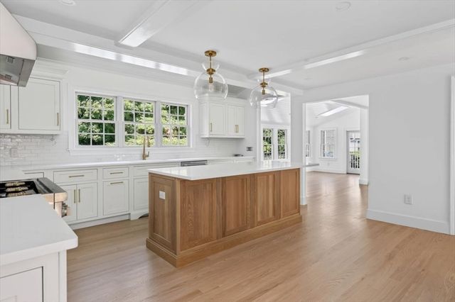 3 Hollyhock Ln., Hingham, MA 02043