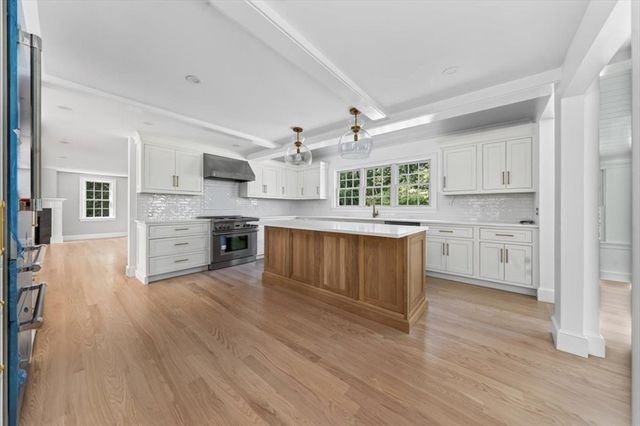 3 Hollyhock Ln., Hingham, MA 02043