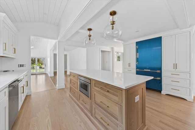 3 Hollyhock Ln., Hingham, MA 02043
