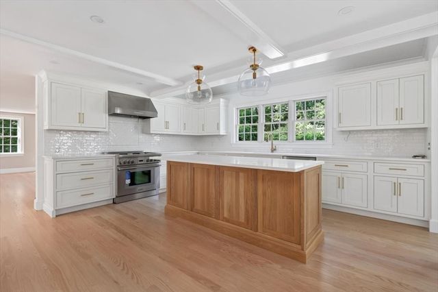 3 Hollyhock Ln., Hingham, MA 02043
