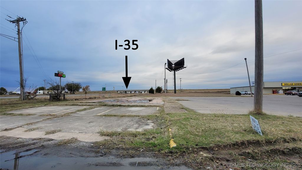 100 C E Colston Drive, Marietta, OK 73448
