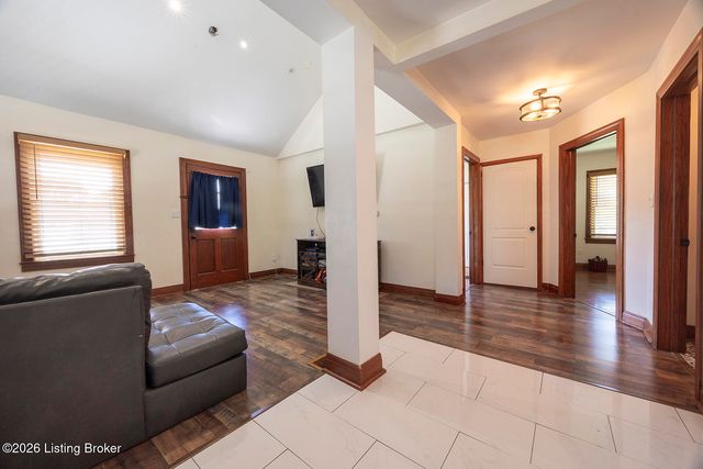 10607 National Turnpike, Louisville, KY 40118